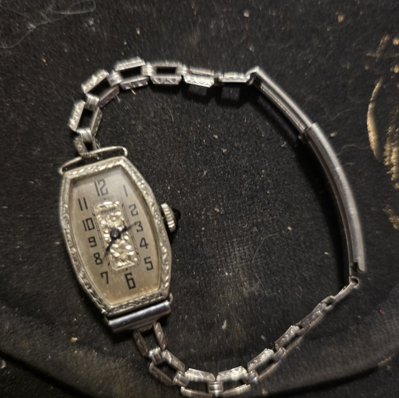 Vintage ART DECO 20S OR 30S BULOVA Silver Watch with Black Numerals - Picture 2 of 12